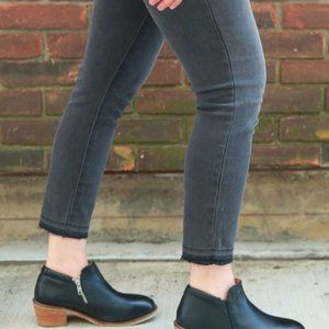 Xena Workwear, Steel Toe Gravity Safety Leather Ankle Boot. Black Size 8.  ASTM